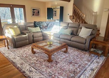  Pocono Mountains rental living room