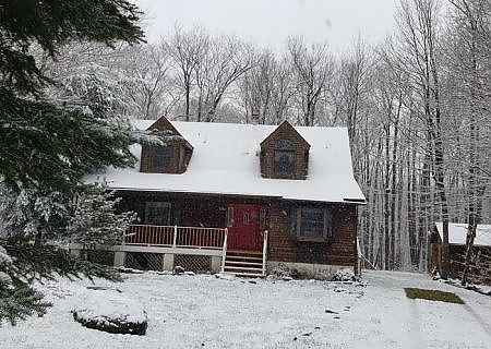   Pocono Mountains cabin rental